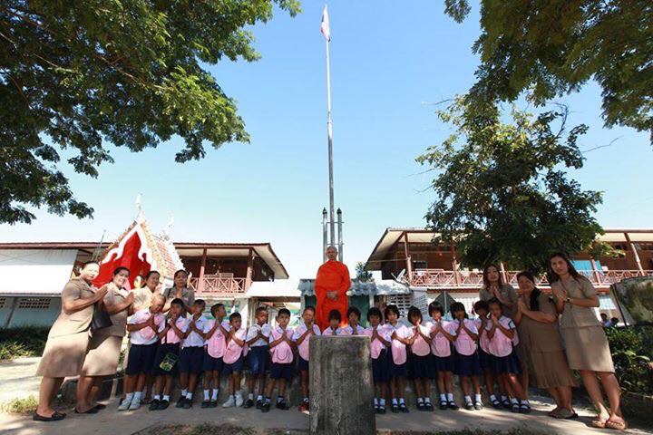 อาคารไม้โรงเรียนบ้านปากน้ำ 
เกิดจากความร่วมแรงของชาวบ้านปากน้ำ 
